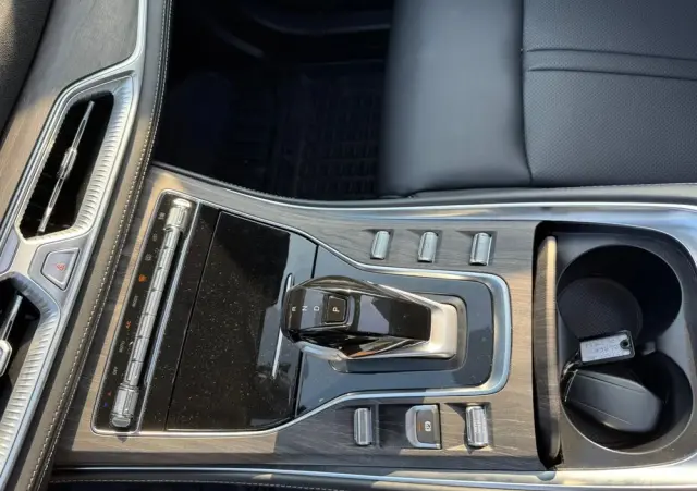 DFSK E5 1.5 PHEV Prestige E-CVT