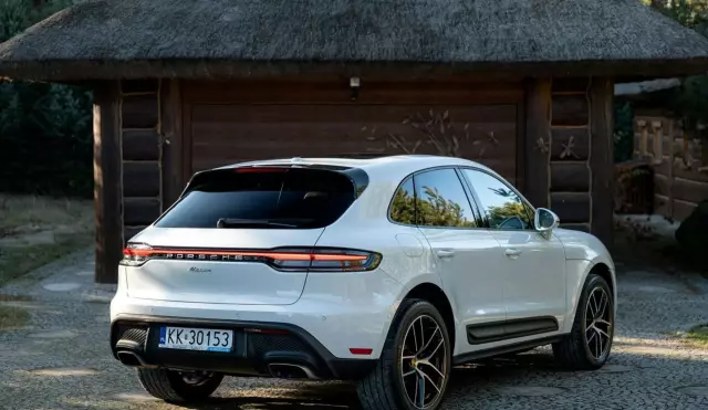 PORSCHE Macan 