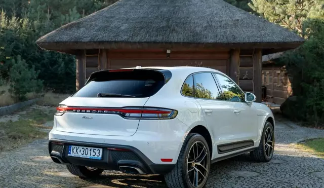 PORSCHE Macan 