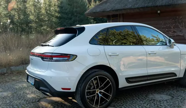 PORSCHE Macan 