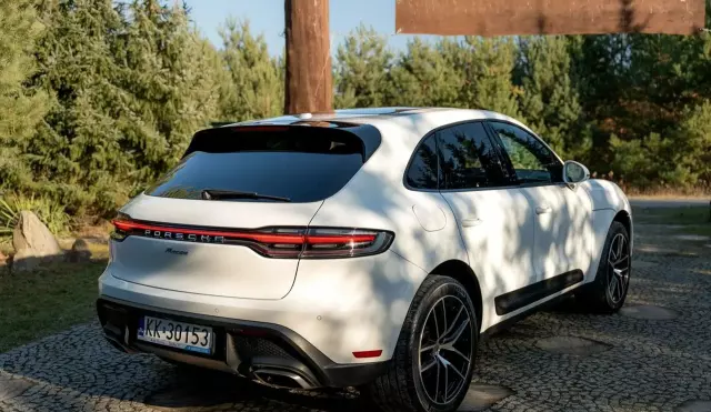 PORSCHE Macan 
