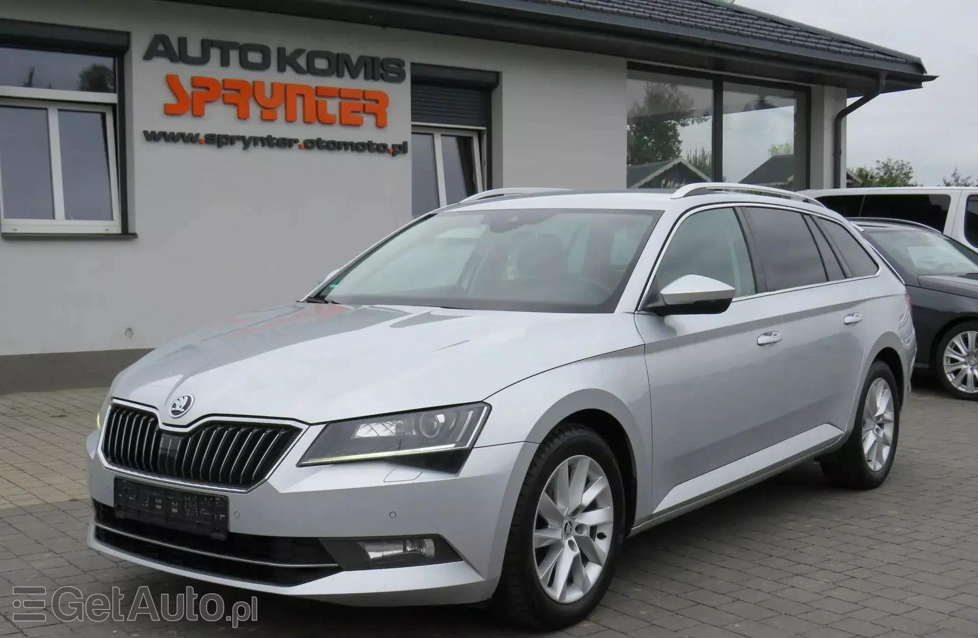 SKODA Superb 