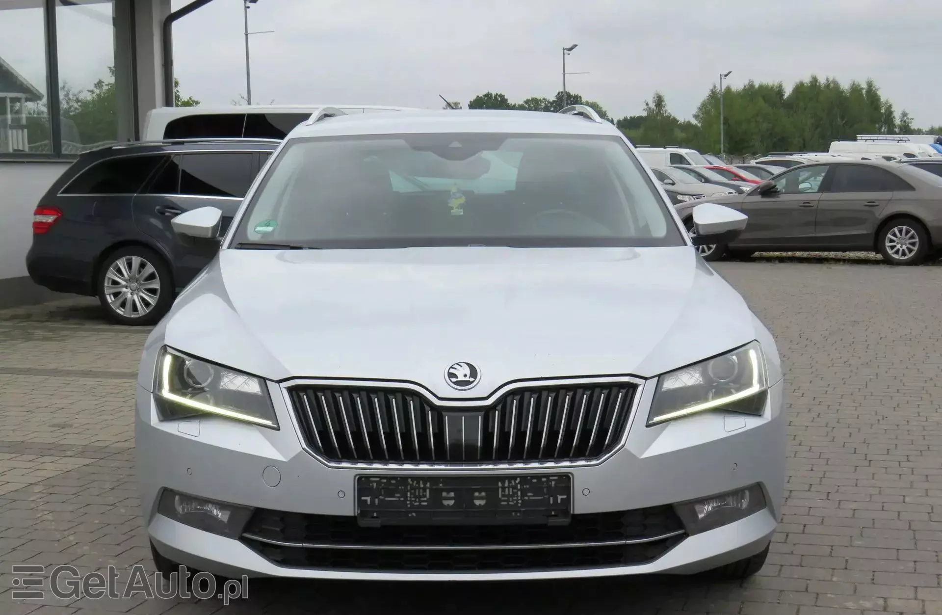 SKODA Superb 