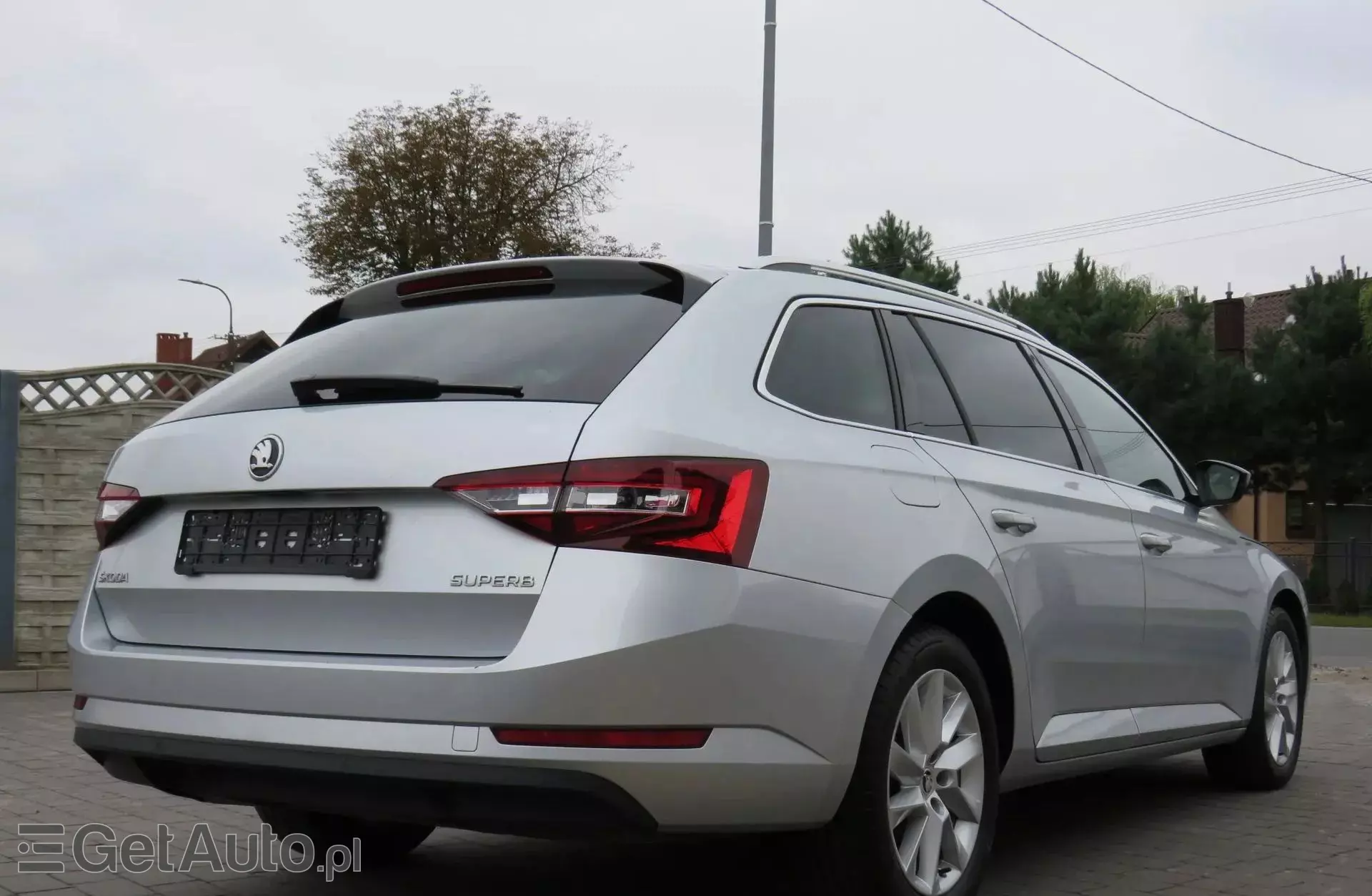 SKODA Superb 