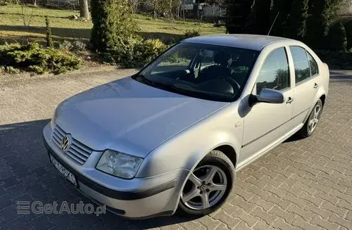VOLKSWAGEN Bora 