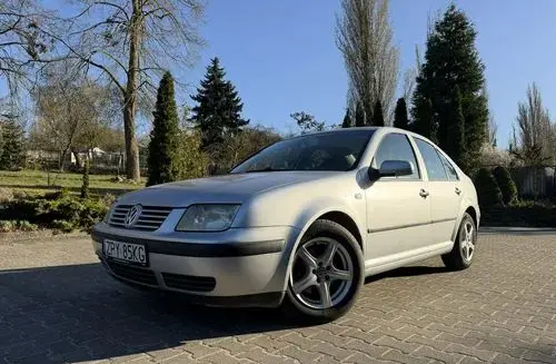 VOLKSWAGEN Bora 