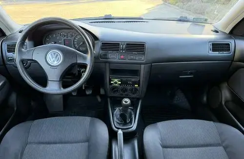 VOLKSWAGEN Bora 