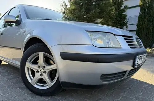 VOLKSWAGEN Bora 