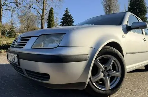 VOLKSWAGEN Bora 
