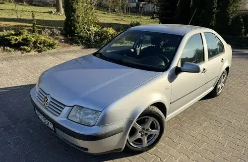 VOLKSWAGEN Bora 