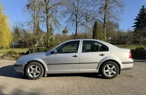 VOLKSWAGEN Bora 