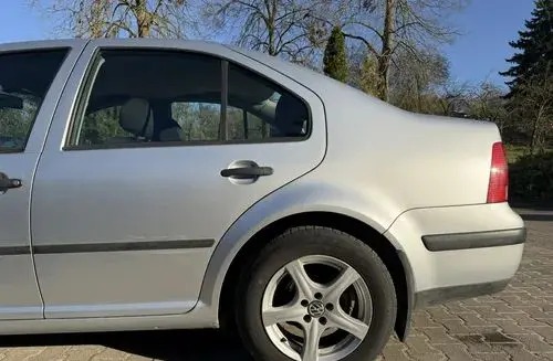 VOLKSWAGEN Bora 