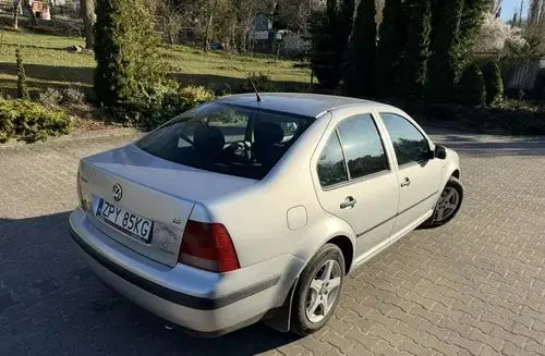 VOLKSWAGEN Bora 
