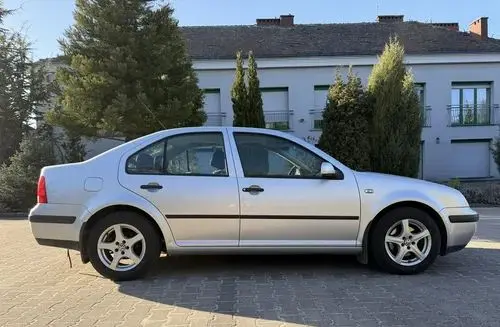 VOLKSWAGEN Bora 