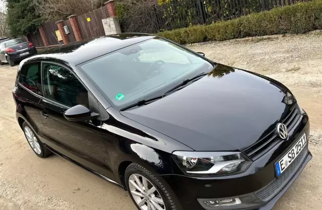 VOLKSWAGEN Polo 