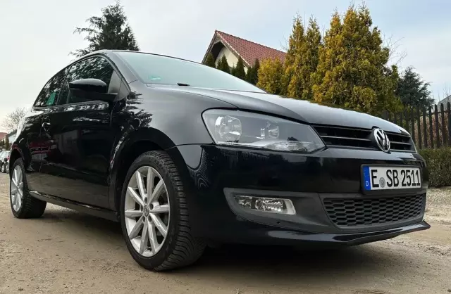 VOLKSWAGEN Polo 