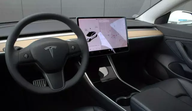 TESLA Model 3 