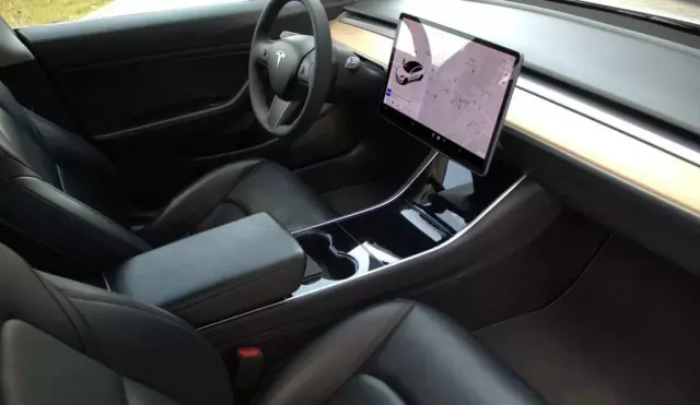 TESLA Model 3 