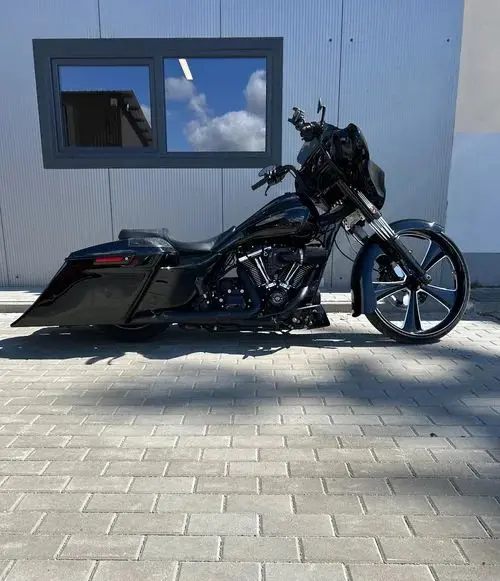 HARLEY-DAVIDSON Street 