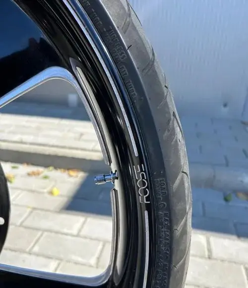 HARLEY-DAVIDSON Street 