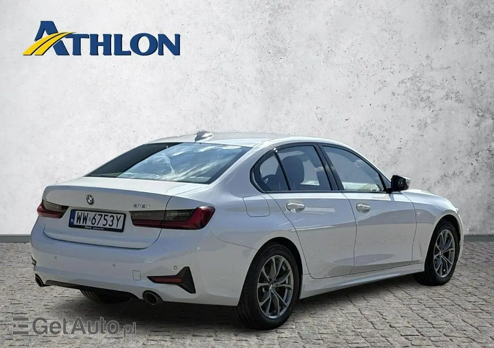 BMW Seria 3 318i Sport Line