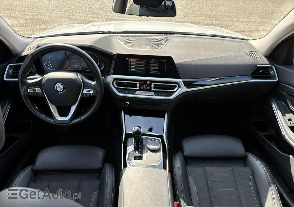 BMW Seria 3 318i Sport Line