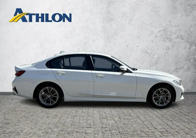 BMW Seria 3 318i Sport Line