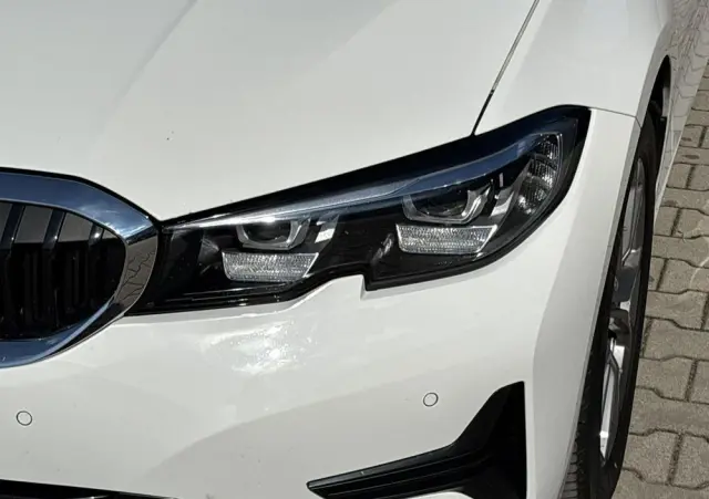 BMW Seria 3 318i Sport Line