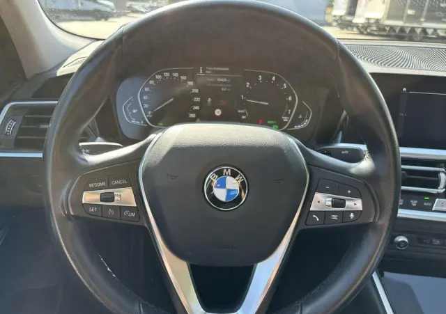 BMW Seria 3 318i Sport Line