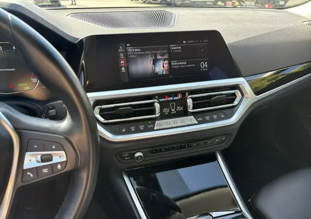 BMW Seria 3 318i Sport Line