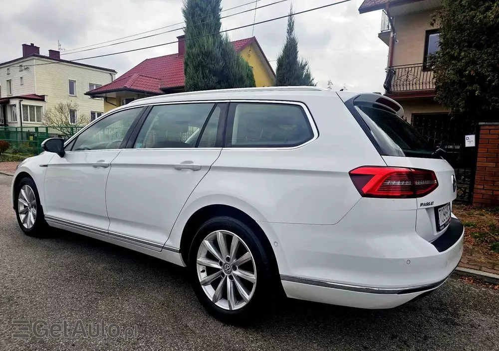 VOLKSWAGEN Passat Variant 2.0 TDI SCR 4Motion DSG Highline