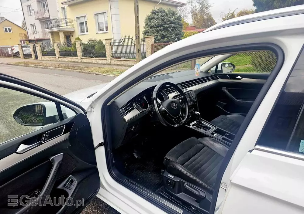 VOLKSWAGEN Passat Variant 2.0 TDI SCR 4Motion DSG Highline