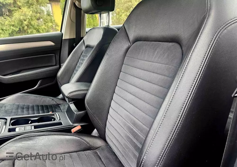 VOLKSWAGEN Passat Variant 2.0 TDI SCR 4Motion DSG Highline