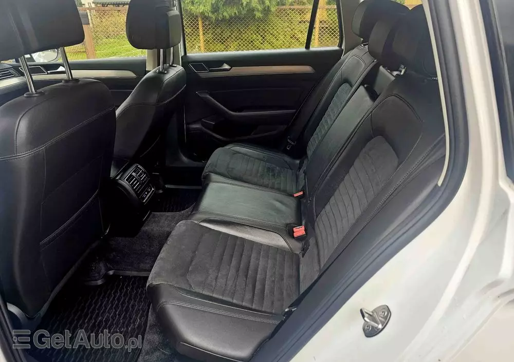 VOLKSWAGEN Passat Variant 2.0 TDI SCR 4Motion DSG Highline