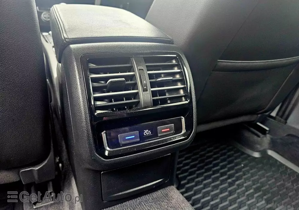 VOLKSWAGEN Passat Variant 2.0 TDI SCR 4Motion DSG Highline