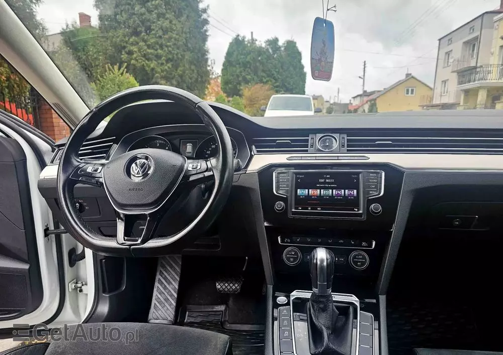VOLKSWAGEN Passat Variant 2.0 TDI SCR 4Motion DSG Highline