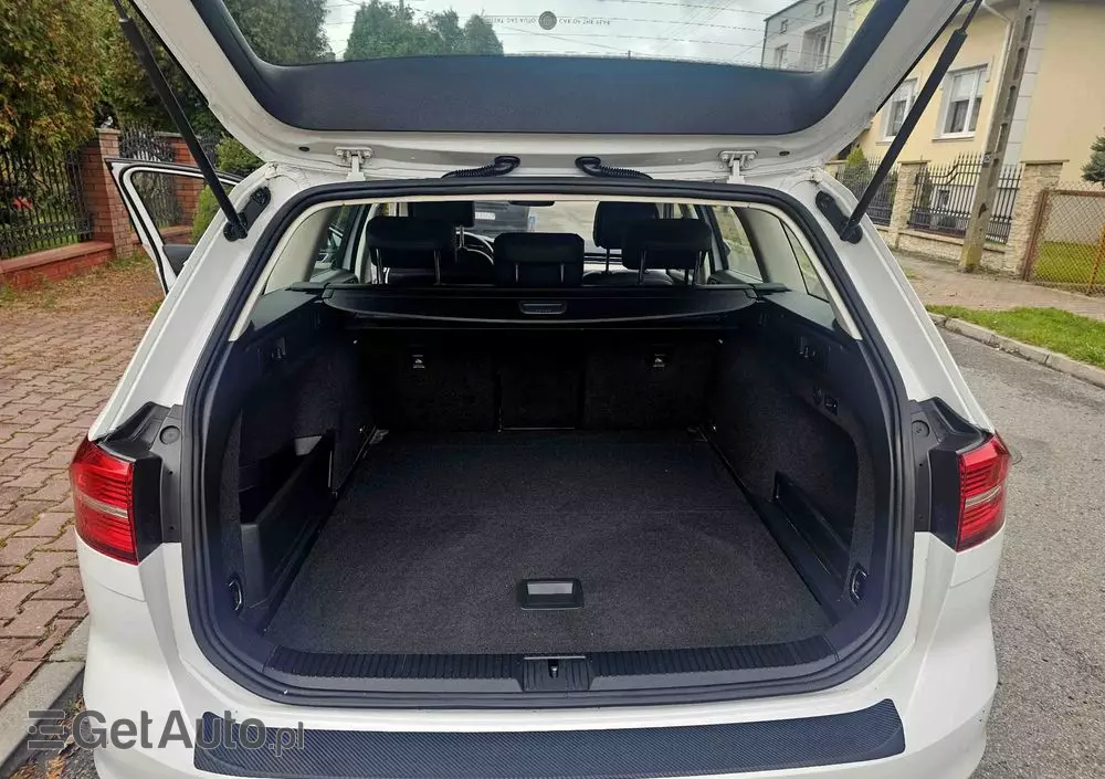 VOLKSWAGEN Passat Variant 2.0 TDI SCR 4Motion DSG Highline