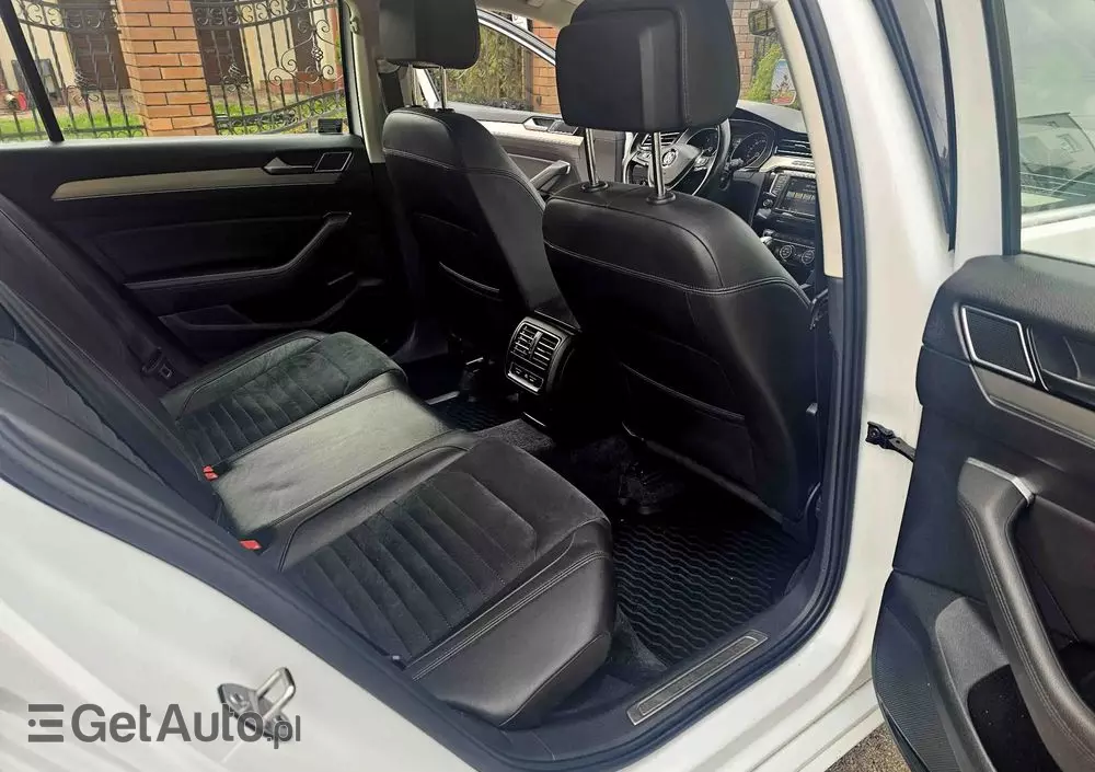 VOLKSWAGEN Passat Variant 2.0 TDI SCR 4Motion DSG Highline