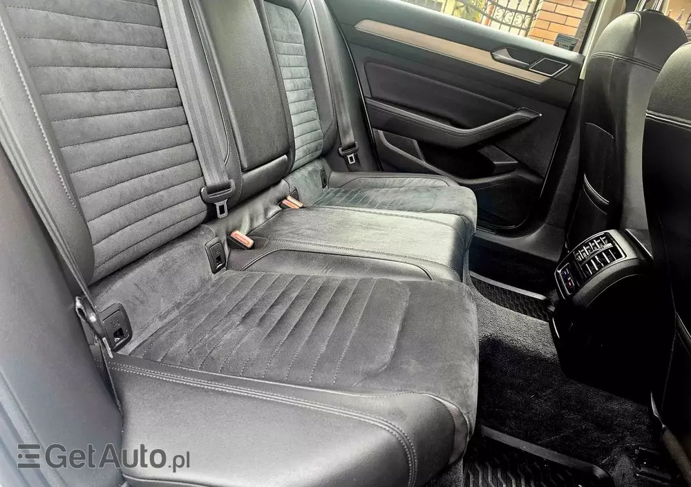VOLKSWAGEN Passat Variant 2.0 TDI SCR 4Motion DSG Highline