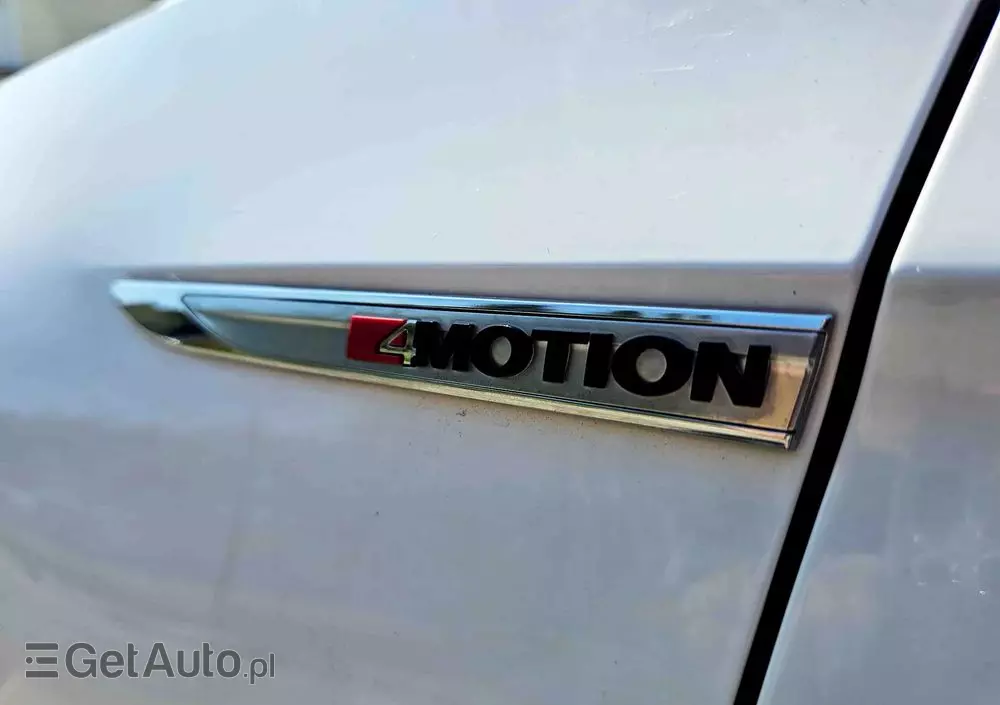 VOLKSWAGEN Passat Variant 2.0 TDI SCR 4Motion DSG Highline