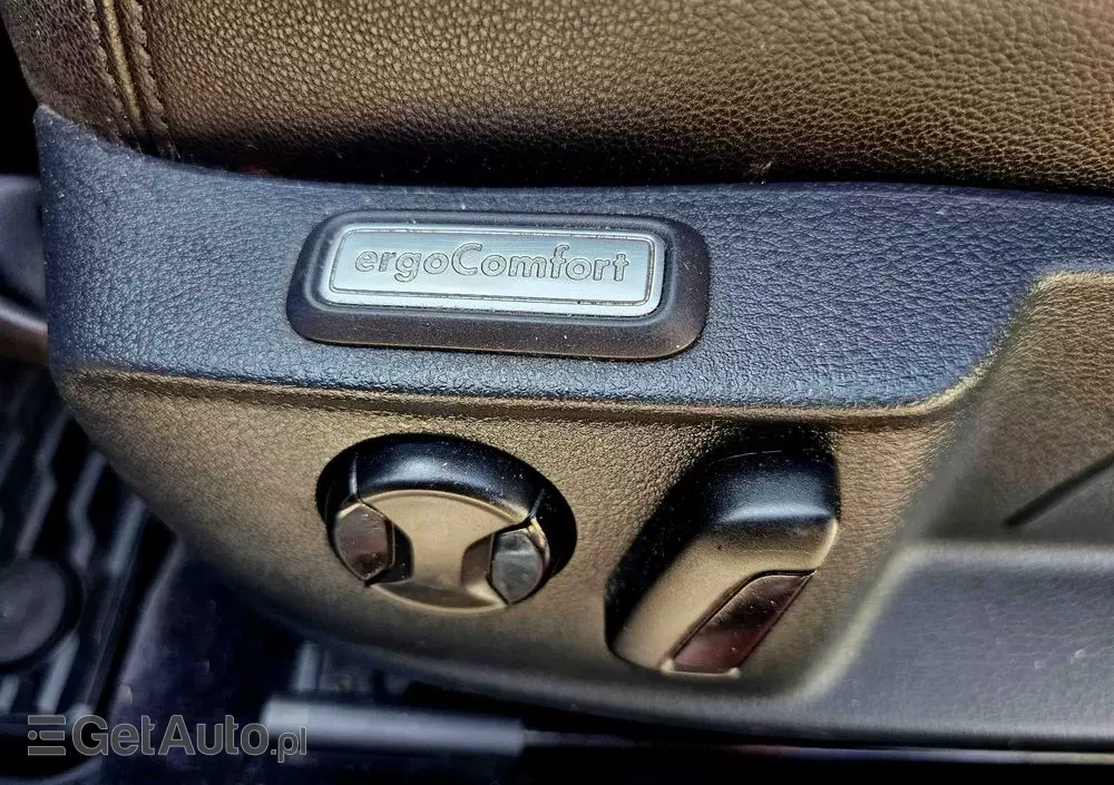 VOLKSWAGEN Passat Variant 2.0 TDI SCR 4Motion DSG Highline