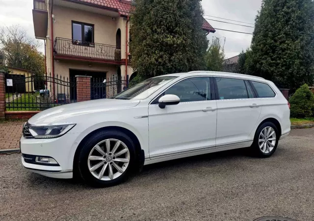 VOLKSWAGEN Passat Variant 2.0 TDI SCR 4Motion DSG Highline