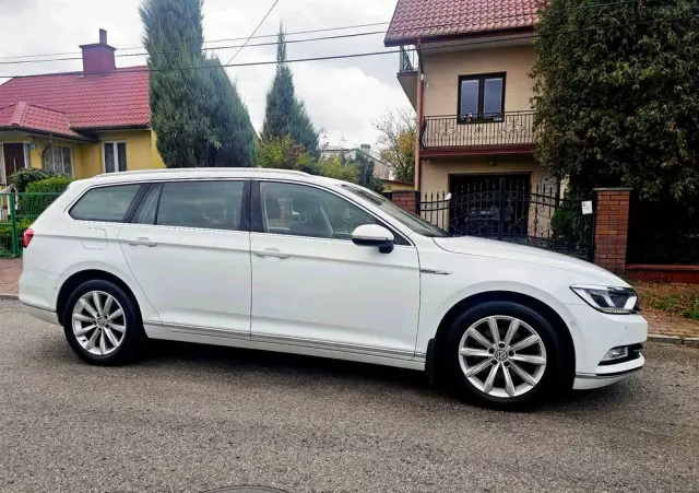 VOLKSWAGEN Passat Variant 2.0 TDI SCR 4Motion DSG Highline