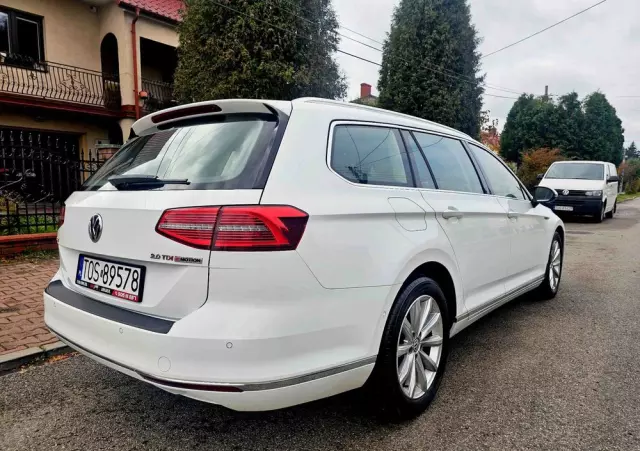 VOLKSWAGEN Passat Variant 2.0 TDI SCR 4Motion DSG Highline