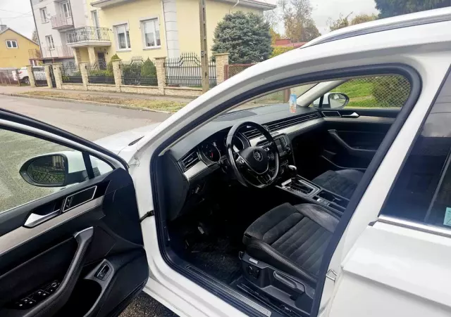 VOLKSWAGEN Passat Variant 2.0 TDI SCR 4Motion DSG Highline