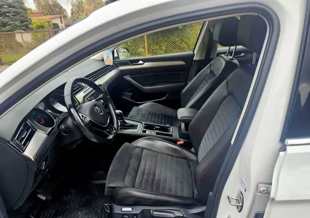VOLKSWAGEN Passat Variant 2.0 TDI SCR 4Motion DSG Highline