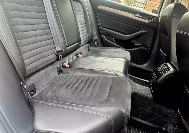 VOLKSWAGEN Passat Variant 2.0 TDI SCR 4Motion DSG Highline