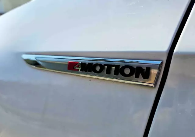 VOLKSWAGEN Passat Variant 2.0 TDI SCR 4Motion DSG Highline