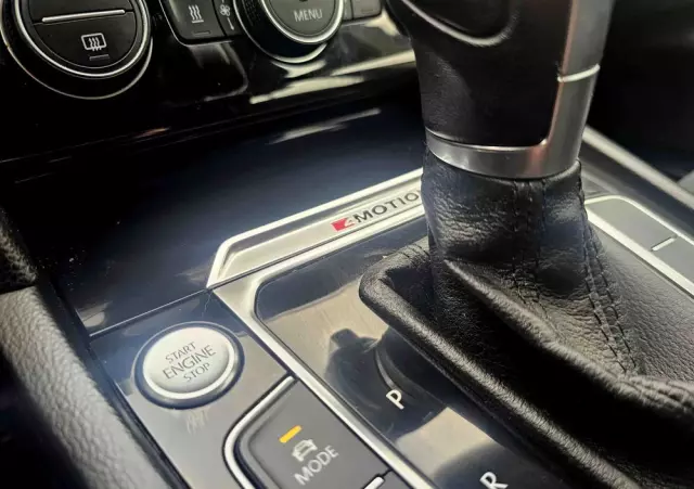 VOLKSWAGEN Passat Variant 2.0 TDI SCR 4Motion DSG Highline