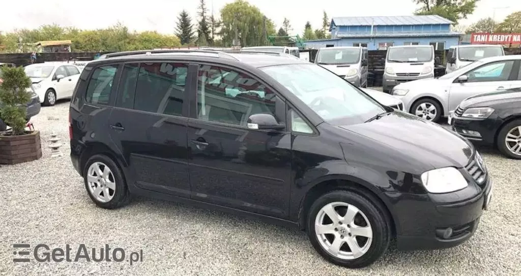 VOLKSWAGEN Touran 